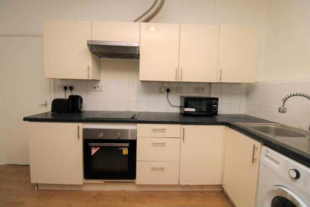 Apartament Ideal 2 Bed Flat Close To City Londyn Zewnętrze zdjęcie