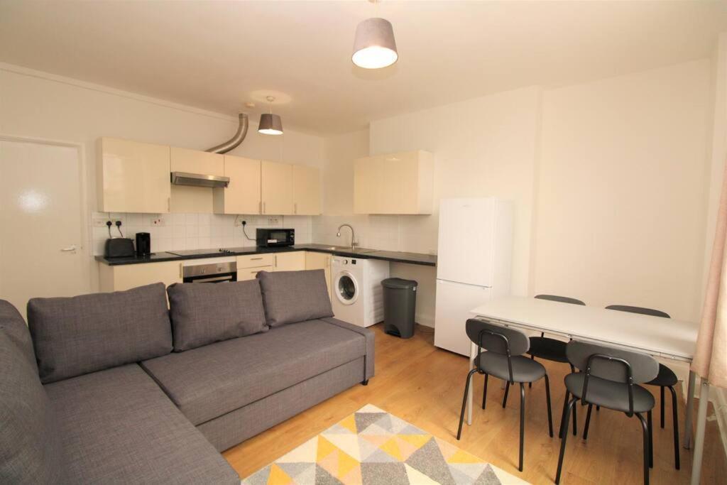 Apartament Ideal 2 Bed Flat Close To City Londyn Zewnętrze zdjęcie