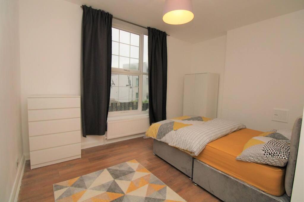 Apartament Ideal 2 Bed Flat Close To City Londyn Zewnętrze zdjęcie